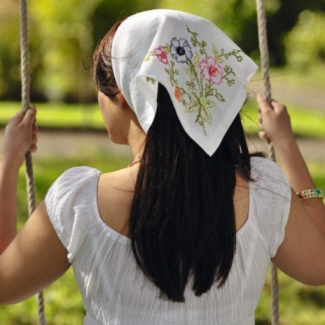 Embroidered Scarf Cute Head Covering, Embroidered Head Scarf, Embroidered Headscarf, Head Covering Styles, Wear A Head Scarf, Fairycore Hair, Motif Soutache, Boho Headwrap, Christian Head Covering