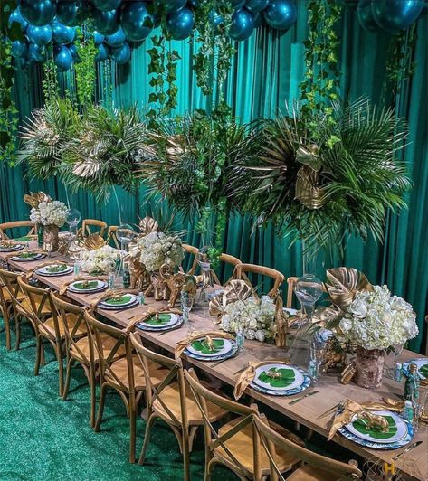 Adult Safari Party, Jungle Centerpieces, Safari Centerpieces, Greenery Centerpieces, Safari Baby Shower Decorations, Safari Baby Shower Boy, Tropical Wedding Theme, Safari Wedding, Lion King Baby Shower