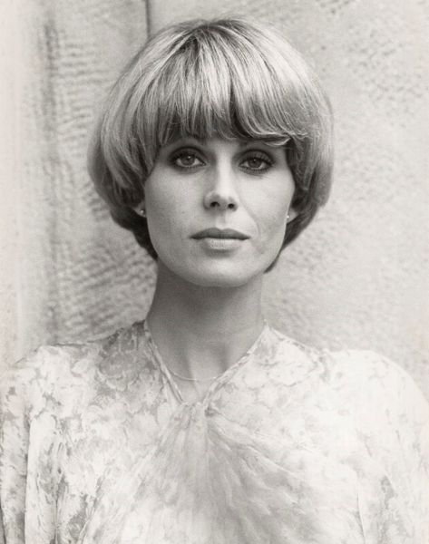 Joanna Lumley Young, Ella Enchanted, Emma Peel, Joanna Lumley, New Avengers, Julianne Hough, National Portrait Gallery, British Actresses, Gwyneth Paltrow