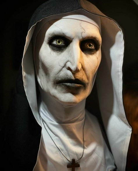 Scary Nun Makeup, Conjuring Nun, Creepy Portraits, Scary Nun, The Nun 2, Conjuring 2, Scary Photos, Dark Evil, The Nun