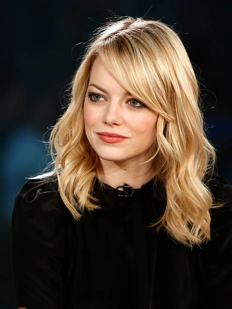 Emma Stone 2010 Pictures and Photos - Getty Images Emma Stone Bangs, Emma Stone Haircut, Emma Stone Blonde, Emma Stone Hair, Medium Hair Styles For Women, Alicia Vikander, Super Hair, Haircuts Straight Hair, New Haircuts