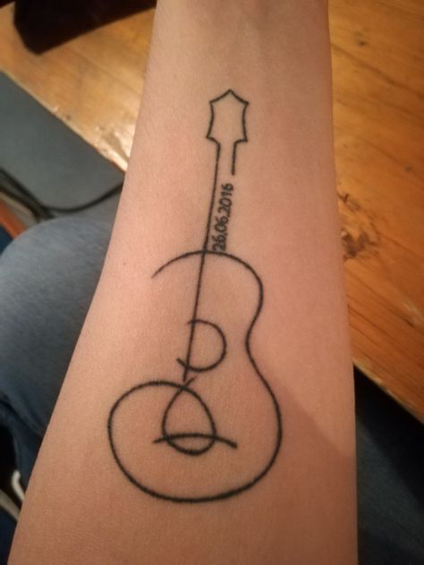 Nashville Guitar Tattoo, Guitar Tatoos Ideas, Nashville Tattoos, Ny Tattoo, Nashville Tattoo, Acoustic Guitar Tattoo, Guitar Tattoo Design, Tattoo 2024, Arm Tats