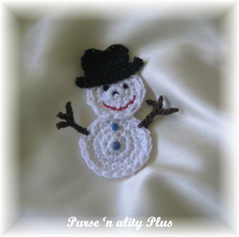 Appliques Au Crochet, Crochet Appliques, Crochet Wreath, Crochet Snowman, Confection Au Crochet, Christmas Applique, Crochet Ornaments, Christmas Patterns, Snowmen Patterns