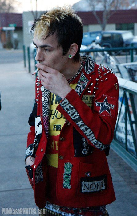 Love the jacket, male punk, red jacket, The Clash, Dead Kennedys, NOFX, Sublime Punk Boy, 80s Punk, Scene Girl, Punk Culture, Punk Rock Outfits, Crust Punk, Battle Jacket, Punk Aesthetic, 70s Outfits