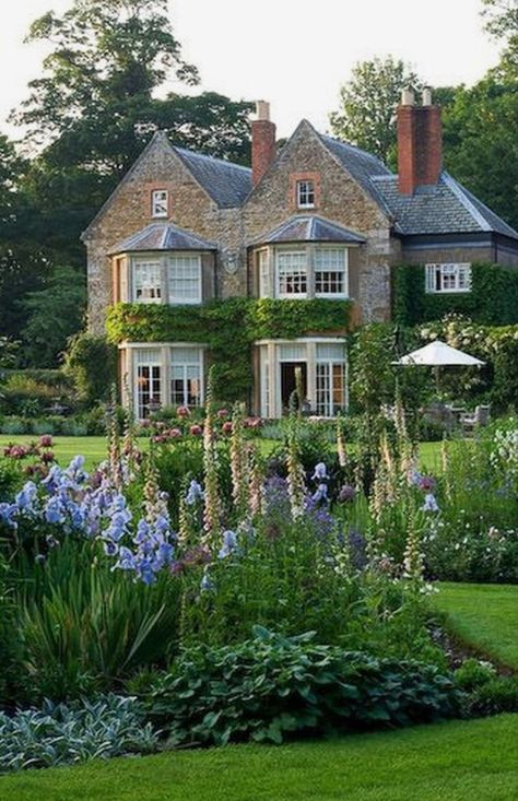 Inspired by the English countryside | English manor | Life Without Louboutins French Cottage Garden, Chic Bedrooms, Henry James, Cottage Garden Design, English Manor, This Old House, Cottage Gardens, Modern Restaurant, Summer Afternoon