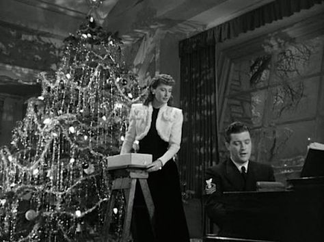 Christmas In Connecticut, Movie Christmas, Best Christmas Movies, Classic Christmas Movies, Stone Farmhouse, Black And White Movie, Barbara Stanwyck, Movie Marathon, Holiday Movie