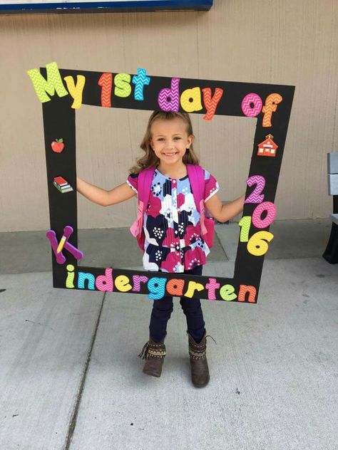 First day of Kindergarten 1st Day Of School Pictures, School Photo Frames, My First Day Of School, Kindergarten Photos, Kindergarten Pictures, First Day Of School Pictures, Kindergarten Decorations, School Board Decoration, First Day Of Kindergarten