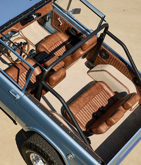 1974 Ford Bronco Interior, Cream Vintage Car, Old School Ford Bronco, 75 Ford Bronco, Vintage Ford Bronco Blue, Vintage Bronco Interior, Bronco Interior Ideas, 1967 Ford Bronco, Vintage Ford Bronco Interior