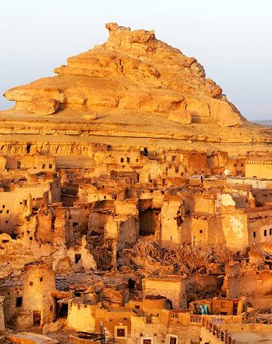 Siwa Oasis 15 Top-Rated Tourist Attractions in Egypt | PlanetWare Siwa Oasis, Ancient Egypt History, Desert Life, Egypt History, Destinations Travel, Egyptian Art, Vacation Places, Cheap Travel, Old Antiques