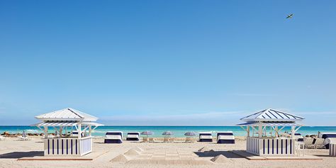 EDITION-Luxury-Beach-Set-Day-Miami Miami Beach Edition, Cheap Beach Vacations, Miami Beach Hotels, Edition Hotel, Resort Style Pool, Resort Pools, Hotel Amenities, Luxury Boutique Hotel, Boutique Hotels