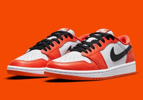 Air Jordan 1 Low OG (W) "Starfish" now available online Air Jordan 1 Orange, Jordan 1 Orange, Nike Images, Jordan 1 Lows, New Sneaker Releases, Nike Air Jordan 1 Low, Nike Classic, Sneaker Release, Nike Air Huarache