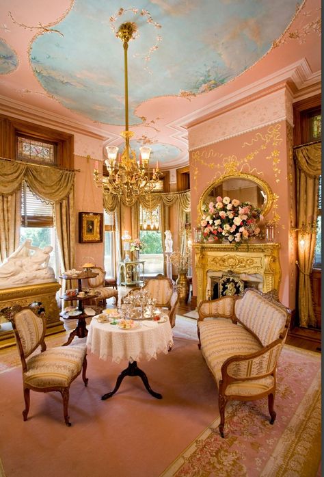 Victorian Tea Room, Tea Room Decor, Shabby Chic Interior Design, Elegant Entertaining, Shabby Chic Interiors, Victorian Houses, Bohemian Interior, Gilded Age, Thursday Friday