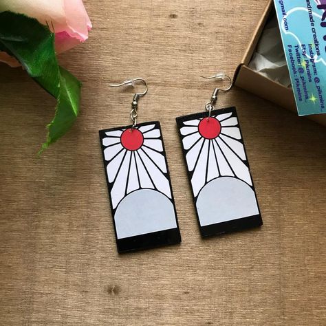 Hanafuda Earrings, Tanjiro Cosplay, Anime Earrings, Clay Keychain, Weird Jewelry, Diy Earrings Polymer Clay, Anime Jewelry, Anime Inspired Outfits, Anime Accessories