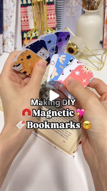 Planify Pro - Planner Design Program on Instagram: "Making DIY Magnetic Bookmarks 🧲💕🔖 So easy to make!! 🥳📖

Materials & Equipment:
- Cardstock
- Magnetic Sheet

This Bookmark template has been made and exported from Planify Pro. If you’re a seller interested in using the templates commercially, check out the business plan ✅ it comes with 500+ patterns, graphics, fonts, templates and more 💖" Magnetic Bookmark Template, Magnetic Bookmarks Diy, Diy Magnetic Bookmarks, How To Make Magnets, Office Desk Ideas, Easel Calendar, Magnetic Book, Home Made Gifts, Convention Gifts