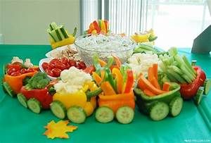 44 Ideas For Baby Shower Ides For Baby Shower Snacks Girl, Easter Vegetables Tray, Baby Shower Fruit Tray, Veggie Tray Ideas, Veggie Display, Shower Snacks, Veggie Cups, Baby Shower Fruit, Baby Shower Snacks