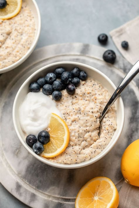 Lemon Poppyseed Oatmeal, Non Dairy Milk, Lemon Poppy Seed, Lemon Poppy, Steel Cut Oats, Filling Breakfast, Lemon Poppyseed, Healthy Diet Recipes, Poppy Seed