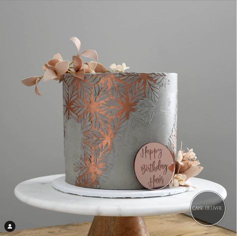 Concrete Cake, Flower Cake Design, Metallic Cake, Buttercream Cake Designs, Elegant Birthday Cakes, Modern Cakes, Cake Stencil, Paper Leaves, Cake Decorating Designs