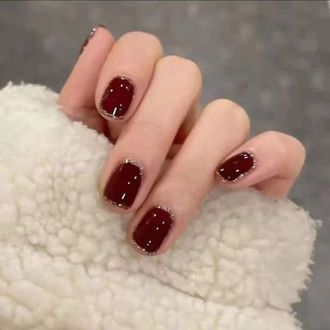 Short Length Dark Red Press on Fake Nails Luxury Marble Silver Foil Surround in Glitter Red False Nail Art Acrylic for Women and Girls Party &amp; Daily (24Pcs) Back To School Nails, Nagel Tips, Nail Type, Manicure Diy, Fake Nails With Glue, School Nails, Her Nails, Red Nail, Girls Nails