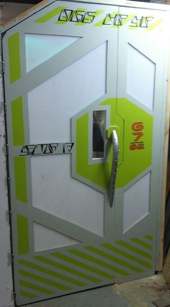 DIY Futuristic Space Door Instructable Diy Futuristic Decor, Space Camp Decorations, Futuristic Door, Spaceship Door, Spaceship Room, Stem Display, Vbs Stellar, Vbs Space, Spaceship Decor