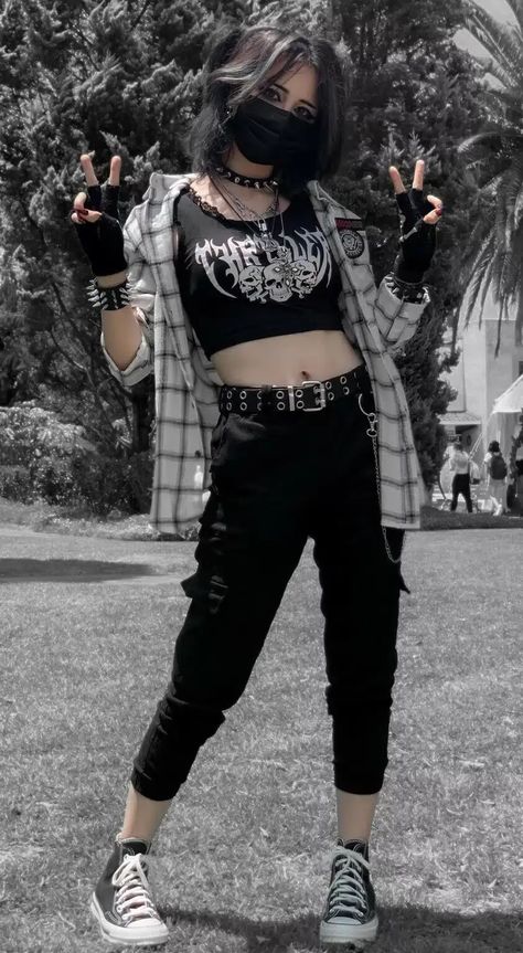 Date Outfit Movies, Goth Outfits Female, Trans Female Outfits, Edgy Pink Outfits, Pop Punk Aesthetic Outfit, Girly Punk Outfits, Colorful Grunge Outfits, Transfemme Fashion, Pink Grunge Outfit