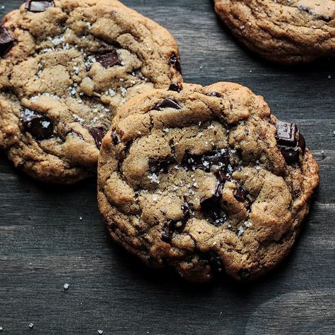 Salted Chocolate Chunk Cookies, Salty Desserts, Salted Chocolate Chip Cookies, Soft Chocolate Chip Cookies, Perfect Chocolate Chip Cookies, Salted Chocolate, Chocolate Chunk, Chocolate Chunk Cookies, Soft Cookie