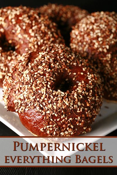 Jalapeno Cheddar Bagel Recipe, Cheddar Bagel Recipe, Pumpernickel Bagel, Rye Bagels, Make Bagels, How To Make Bagels, Bagel Recipe Easy, Bagel Recipes, Everything Bagels