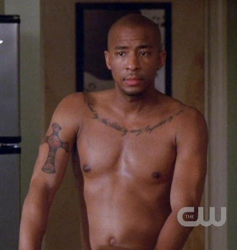 Antwon Tanner Julian Baker, Lucas Scott, Nathan Scott, One Tree Hill, Welcome To The Party, Polynesian Tattoo, Selfies, Eye Candy, Let Me