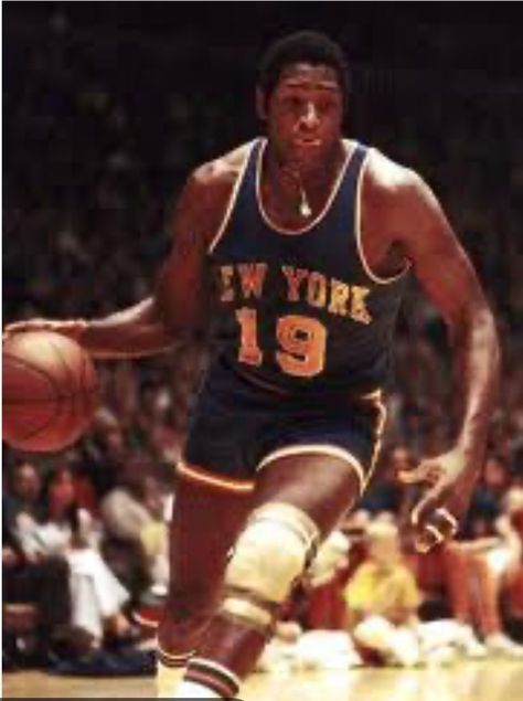 (7) The NBA Realist (@nbarealist23) / Twitter Willis Reed, Knicks Basketball, Ny Knicks, Basketball Photography, Basketball Leagues, Nba Legends, Sports Hero, Nba Stars, Basketball Legends