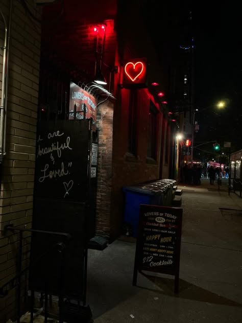 Lovers Of Today Bar, Dive Bar On The East Side, New York Dive Bar, Dive Bar Astethic, New York Bars, Nyc Dive Bar Aesthetic, Dive Bar Aesthetic, Restaurant Bar Decor, New York Bar