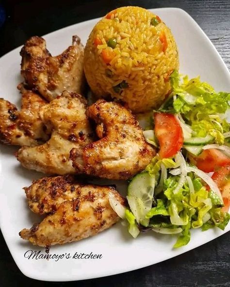 Salad Lovers 🥗 | Fried rice with chicken wings and salad | Facebook Chicken Wings With Rice, Rice With Chicken, Salad Chicken, Salt Flakes, Rice Salad, Chicken Fried Rice, Chilli Flakes, Chicken Recipe, Fried Rice