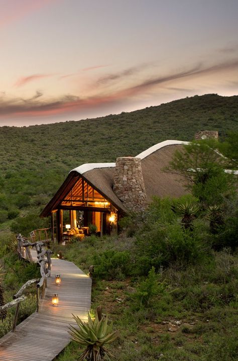 Lodges Design, African Lodges, Eastern Cape South Africa, Bush Lodge, Lodge Ideas, Lodge Design, Eco Lodges, African House, Game Lodge