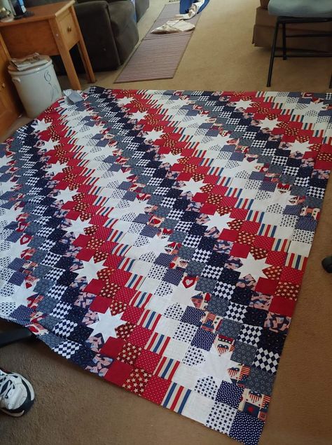 American Flag Quilt, Row Quilt, Flag Quilt, Jelly Roll Quilt Patterns, Quilting Designs Patterns, Quilt Square Patterns, Patriotic Quilts, Quilt Of Valor, Scrap Quilt Patterns