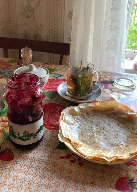 Eastern Europe Food, Slavic Breakfast, Balkan Childhood, Slavic Food, Slavic Aesthetic, Balkan Food, Cozy Breakfast, Slow Life, Eastern European