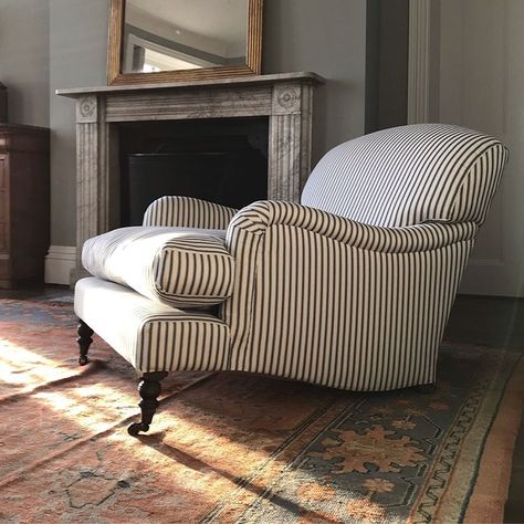 Joanna Plant (@joannaplantinteriors) • Instagram-billeder og -videoer Joanna Plant, Striped Armchair, Linen Press, Ticking Fabric, Ticking Stripe, Ticks, Furniture Decor, Home And Family, Sweet Home