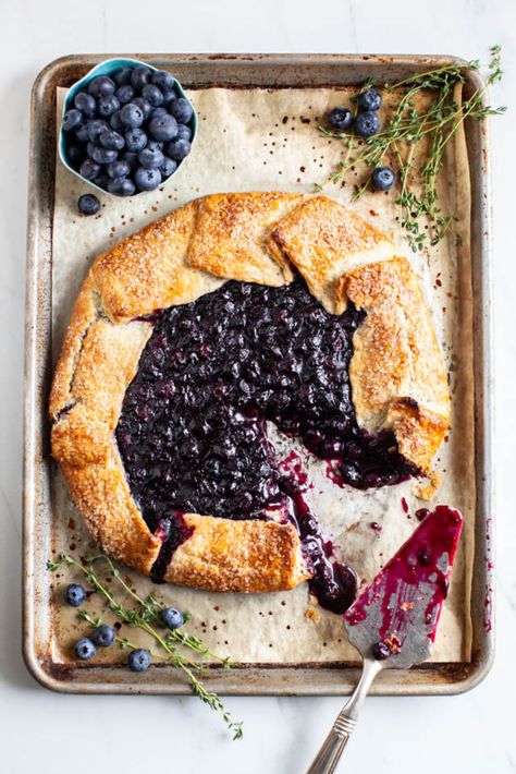 Blueberry Galette Spring Eats, Galette Recipes, Blueberry Galette, Tarte Vegan, Highbush Blueberry, Galette Recipe, Blueberry Desserts, Cakes Recipes, Breakfast Pastries