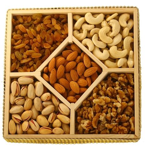 Dry Fruit Basket, Fruit Delivery, Wedding Gift Card Box, Wedding Gift Hampers, Dry Fruit Box, Wedding Gift Pack, Creative Wedding Gifts, Bridal Gift Wrapping Ideas, Personalized Wedding Decor