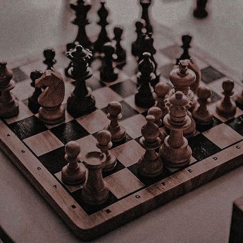 Board Game Aesthetic, Gambit Wallpaper, Motivation Student, Study Blog, About Study, Game Aesthetic, Chess Master, Chess Club, The Queen's Gambit