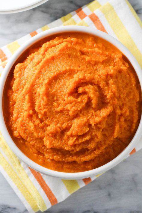 This mashed carrots recipe is made with simple ingredients. It calls for readily available carrots and ingredients you probably already have in your kitchen. It's a dudget-friendly, hearty side dish you can make without spending much money. This carrot mash is perfect for any occasion. The vibrant colors and dimensional flavors make these carrots a stunning addition to any autumn or winter meal, including ordinary weeknights, potlucks, and holiday festivities. Mashed Carrots Recipe, Mashed Carrots, Carrot Mash, Creamy Mash, Carrots Recipe, Baked Carrots, Passover Recipes, Anti Aging Food, Recipe Simple