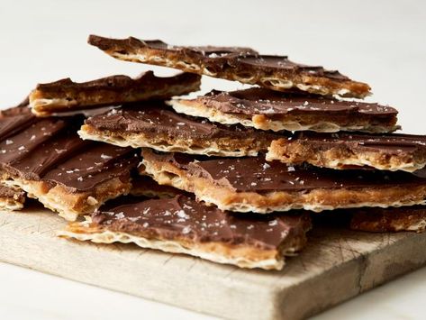 Chocolate Toffee Matzo Candy Recipe | Food Network Kitchen | Food Network Matzo Brittle, Passover Feast, Passover Desserts, Matzo Meal, Passover Recipes, Chocolate Toffee, Food Stuff, Vegetarian Chocolate, Passover