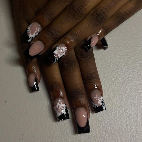 Chic black french tips with floral accents. Loving this classic look! 🖤🌸 • • • • • #NailArt #FrenchTips #FloralNails #blacknails #classynails #elegentnails #beginnernailtech #beginnernails #shorties #shortnails #simplenails #cutenails #nailinspo #nailsoftheday #nailtech #acrylic #acrylicnails #naildesign #puyallupnailtech #grahamnailtech #carmenzclawz #hibiscus #hibiscusnailart Nail Ideas Acrylic Black French Tip, Black French Tip Nails With Design, Black Flower Nails, Nails Hibiscus, Hibiscus Nail Art, Black French Tips, Duck Nails, White French Tip, Flower Nail Designs