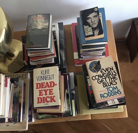 Vonnegut Aesthetic, Lots Of Books, Tom Robbins, Chaotic Academia, Kurt Vonnegut, I'm With The Band, Coffee And Books, Alpha Patterns, I Love Books