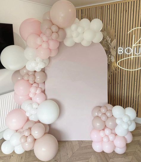 Pink White Balloon Set: Incl. 128 balloons. White 5inch*16PC 10inch*30PC 18inch*2pcs Pink 5inch*16PC 10inch*25pcs 24inch*1PC Dark Pink 5inch*16pcs 12inch*20pcs 18inch*2pcs Includes balloon tape, fishline, adhesive dots and rubber rings. ❤ More pink balloons :https://www.etsy.com/de-en/shop/JmiaDeutschland?section_id=41720826 Pink Neutral Balloon Arch, Pink Bday Party Outfits, First Birthday Necessities, White And Pink Decorations Party, Cute Backdrops For Parties, Pink Backdrop Party, Pink And White Party Ideas, Pale Pink Birthday Party, Cute Pink Party Ideas