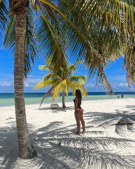 Cayo blanco Cuba 🐚🥥 Cuban Summer Aesthetic, Cuban Beach Aesthetic, Cuba Travel Aesthetic, Cuba Photo Ideas, Cuba Vacation Aesthetic, Cuba Picture Ideas, Cuba Beach Aesthetic, Cuba Aesthetic, Vacay Pictures