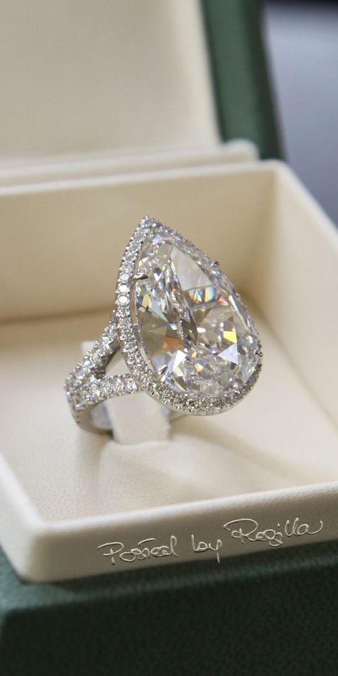 Most Expensive Engagement Ring, Expensive Engagement Rings, Big Wedding Rings, Future Engagement Rings, Gold Diamond Wedding Band, Dream Engagement, Dream Engagement Rings, Paris Hilton, Dream Ring