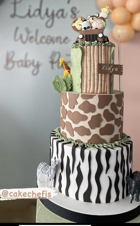 Wild Animal Cakes For Kids, Jungle Cake Ideas, Maket Pasta, Safari Snacks, Animal Baby Shower Cake, Jungle Safari Cake, Safari Baby Shower Cake, Jungle Theme Cakes, Elephant Birthday Party