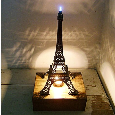 odd and old: good-looking lighting... Eiffel Tower Bedroom, Eiffel Tower Lamp, Tower Room, Paris Room Decor, Tower Lamp, Paris Themed Bedroom, Eiffel Tower Decorations, Paris Rooms, Paris Bedroom