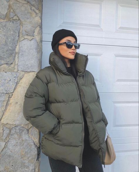 Puffer Jacket Outfit Green, Olive Green Jacket Outfit Winter, Olive Puffer Jacket Outfit, Khaki Puffer Jacket Outfit, Olive Green Puffer Jacket Outfit, Green Puffer Jacket Outfit, Puffer Jacket Outfit Women, Long Puffer Jacket Outfit, Puffer Jacket Outfits