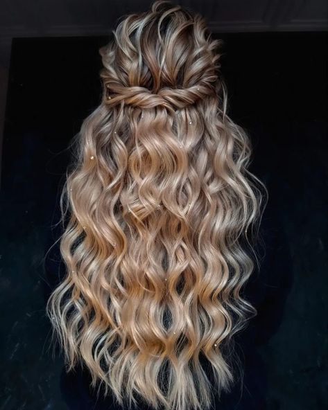 60 Most Popular Curly Hairstyles In 2024 Birthday Hair And Makeup, Matron Of Honor Speech, Wedding Half Updo, Messy Wavy Hair, Hair Birthday, Wedding Up Do, Bridal Hair Styling, Braided Half Updo, Bridal Hairstyle Ideas