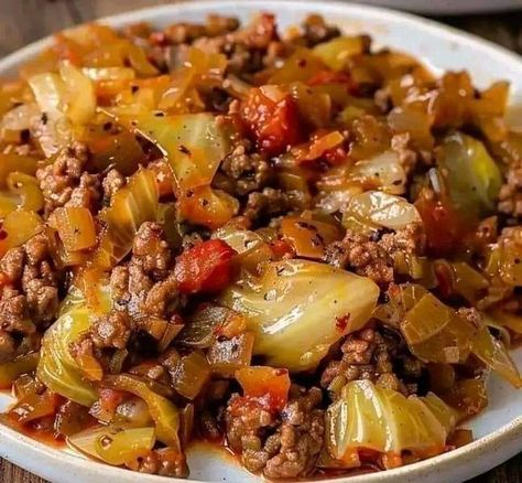 Shredded Cabbage Casserole, Cabbage And Ground Beef Recipes Low Carb, Adkins Recipes, Cheesy Cabbage, Beef Skillet, Unstuffed Cabbage Rolls, Desayuno Keto, Smart Points Recipes, Unstuffed Cabbage