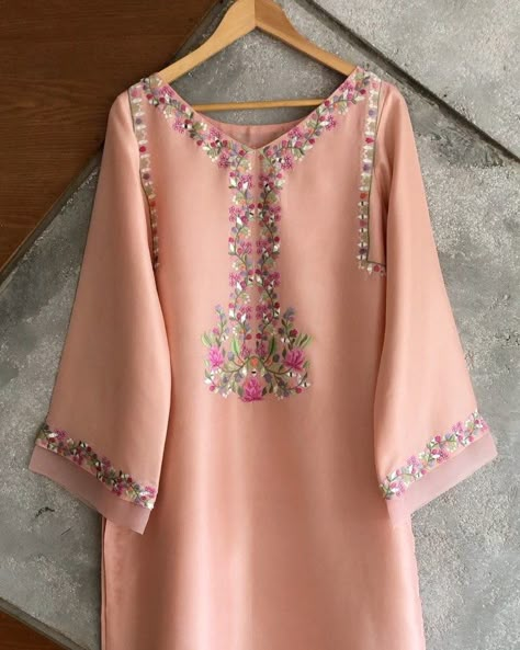 Zona Shaham Official on Instagram: “Spring collection! Silk floral fiesta! Article: Pink Blossom🌸” Drawing Embroidery, Tshirt Embroidery, Bracelet Embroidery, Embroidery Animals, Embroidery Bracelet, T Shirt Embroidery, Easy Dress Sewing Patterns, Embroidery Fashion Detail, Embroidery T Shirt